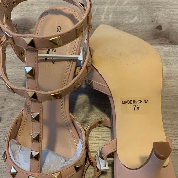 Women’s nude heels - Picture 6 of 6